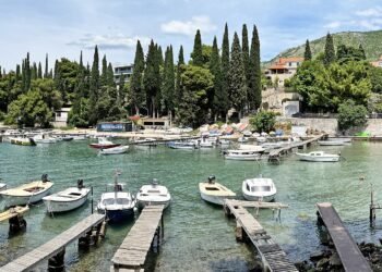 The 10 Best Small-Town Weekend Getaways in 2026 (Seaside Villages and Wine Country)